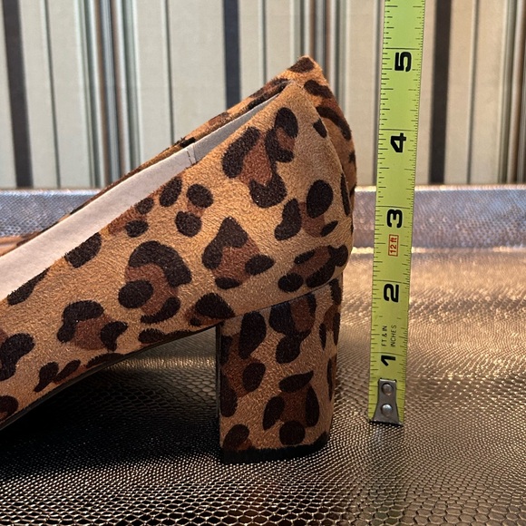CL Cheetah print heels - Picture 5 of 10